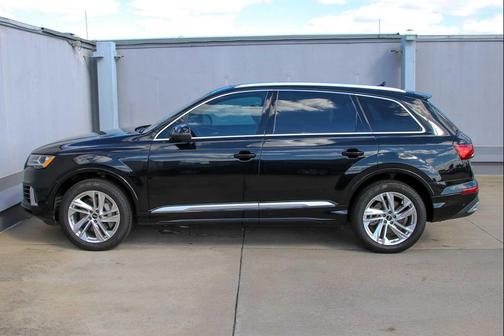 2023 Audi Q7 55 Premium Plus