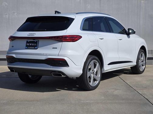 2025 Audi Q5 Premium Plus