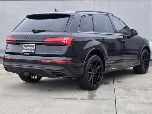 2025 Audi Q7 55 Premium Plus