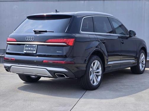 2025 Audi Q7 55 Premium