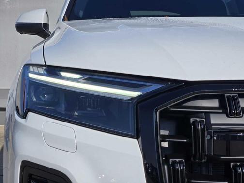 2026 Audi Q7 45 Premium