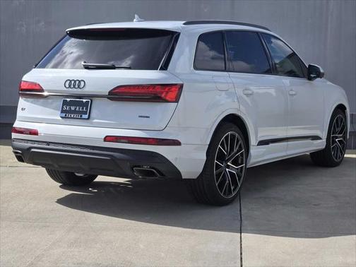 2025 Audi Q7 55 Premium Plus
