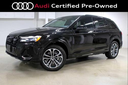 Mythos Black Metallic 2025 Audi Q7 45 Premium