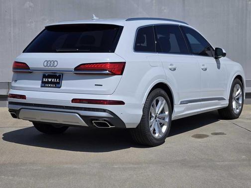 2026 Audi Q7 55 Premium Plus