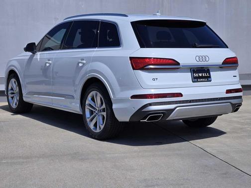 2026 Audi Q7 55 Premium Plus