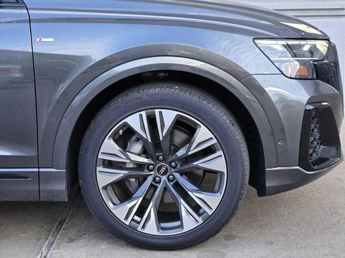 2026 Audi Q8 55 Premium Plus