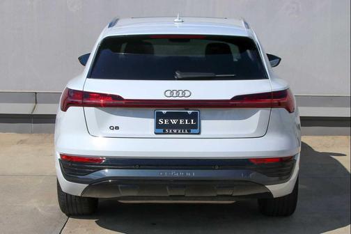2024 Audi Q8 e-tron Premium Plus
