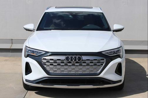 2024 Audi Q8 e-tron Premium Plus