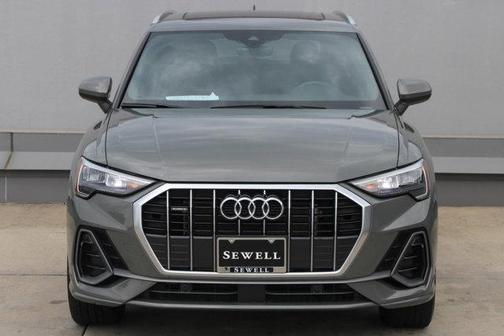 Chronos Gray Metallic 2022 Audi Q3 45 S line Premium
