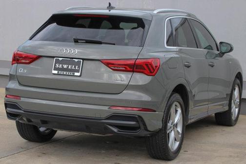 Chronos Gray Metallic 2022 Audi Q3 45 S line Premium