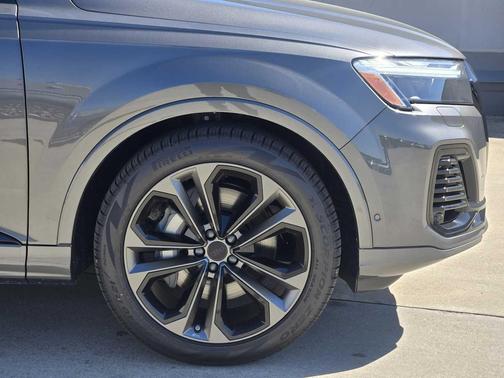 2026 Audi Q7 55 Premium Plus
