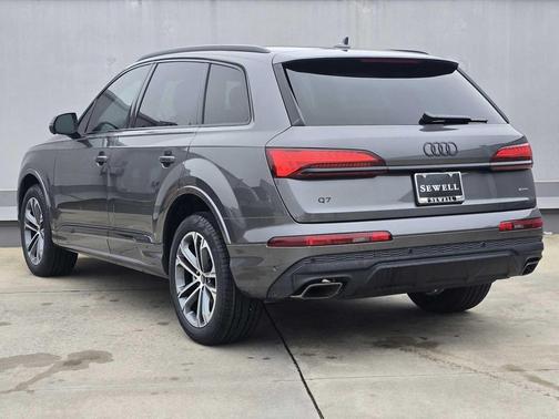 2026 Audi Q7 45 Premium