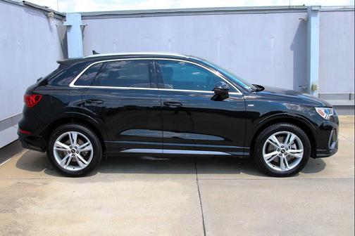 2024 Audi Q3 Premium 45 TFSI S line quattro Tiptronic