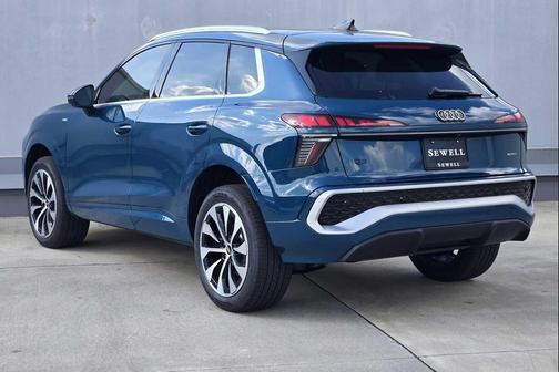 Malpelo Blue Metallic 2026 Audi Q3 TFSI quattro S tronic