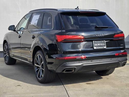 2026 Audi Q7 45 Premium Plus