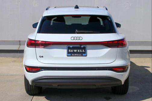 2025 Audi Q6 e-tron Premium Plus