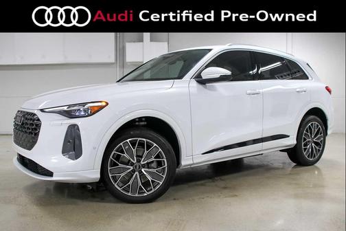 Glacier White Metallic 2025 Audi Q5 Premium Plus TFSI quattro S tronic