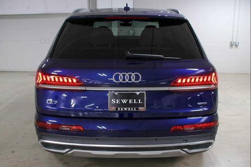 Navarra Blue Metallic 2023 Audi Q7 45 Premium Plus