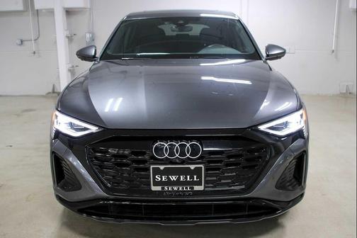 Daytona Gray Pearl Effect 2024 Audi Q8 e-tron Premium Plus
