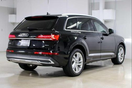 2021 Audi Q7 45 Premium Plus