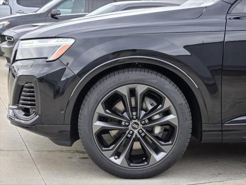 2025 Audi Q7 55 Prestige