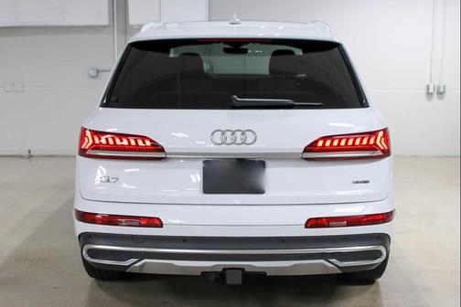 2023 Audi Q7 45 Premium Plus