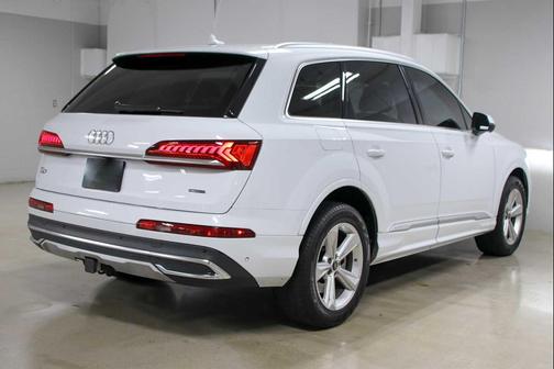 2023 Audi Q7 45 Premium Plus