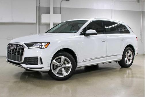 2023 Audi Q7 45 Premium Plus