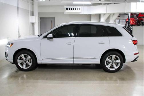 2023 Audi Q7 45 Premium Plus