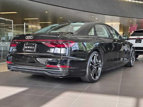 2025 Audi A8 L 55 TFSI quattro Tiptronic