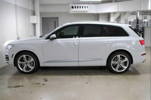 Glacier White Metallic 2019 Audi Q7 55 Prestige
