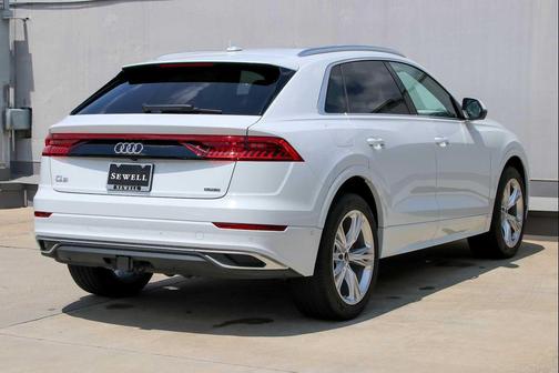 2023 Audi Q8 55 Premium