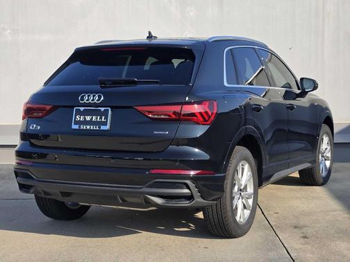 2025 Audi Q3 Premium 45 TFSI S line quattro Tiptronic