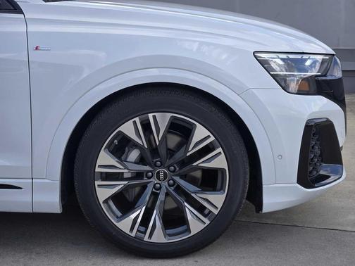 2026 Audi Q8 55 Premium Plus