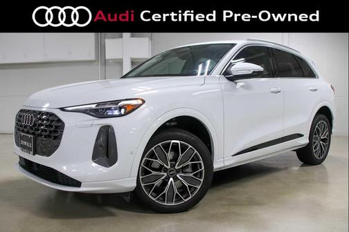 Glacier White Metallic 2025 Audi Q5 Premium Plus TFSI quattro S tronic