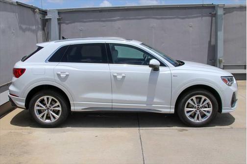 2024 Audi Q3 Premium 45 TFSI S line quattro Tiptronic