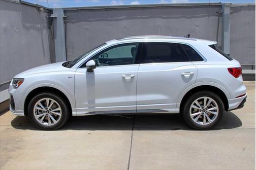 2024 Audi Q3 Premium 45 TFSI S line quattro Tiptronic