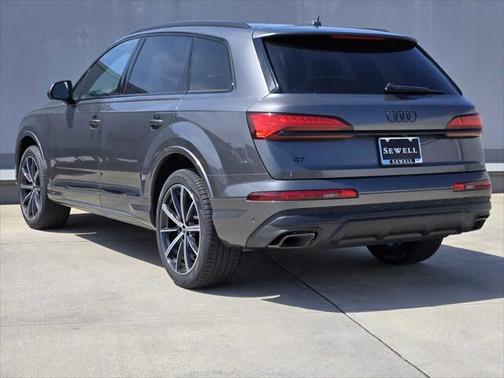 2025 Audi Q7 45 Premium Plus