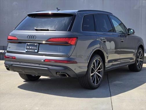 2025 Audi Q7 45 Premium Plus