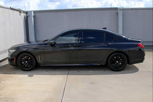 2021 BMW 750 i xDrive
