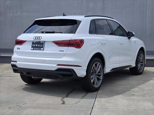 2025 Audi Q3 Premium 45 TFSI S line quattro Tiptronic