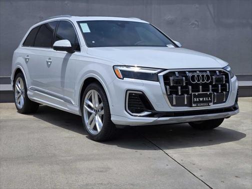 2025 Audi Q7 55 Premium Plus
