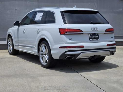 2025 Audi Q7 55 Premium Plus