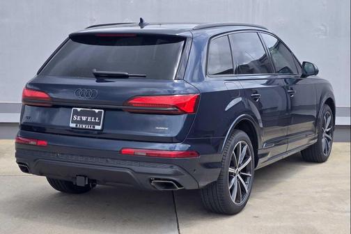 Waitomo Blue Metallic 2026 Audi Q7 45 Premium Plus