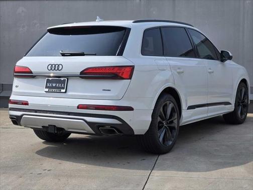 2025 Audi Q7 55 Premium Plus