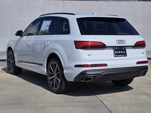 2026 Audi Q7 45 Premium Plus