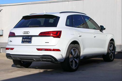 2022 Audi Q5 45 S line Premium Plus