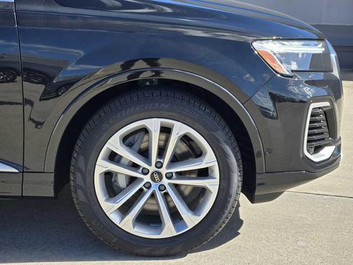 2026 Audi Q7 55 Premium Plus