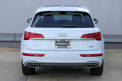 2023 Audi Q5 45 S line Prestige