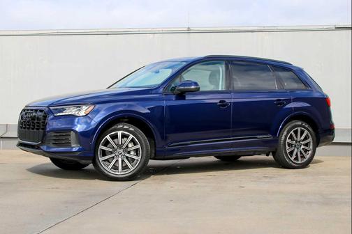 2023 Audi Q7 45 Premium Plus